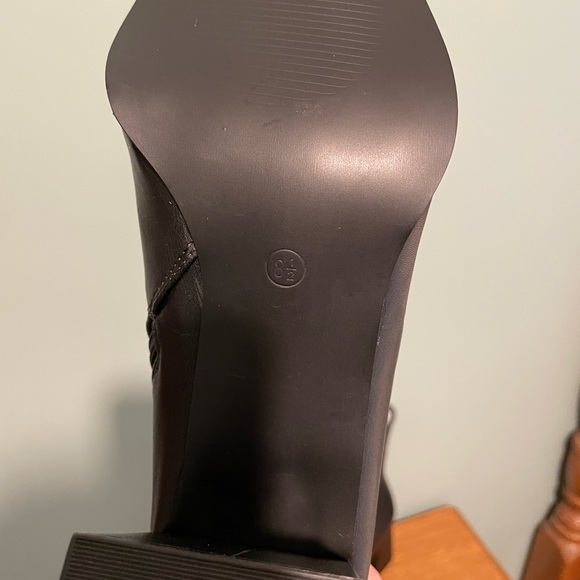 NWT Lulu’s Black Square Toe Heeled Ankle Boots - Picture 7 of 9